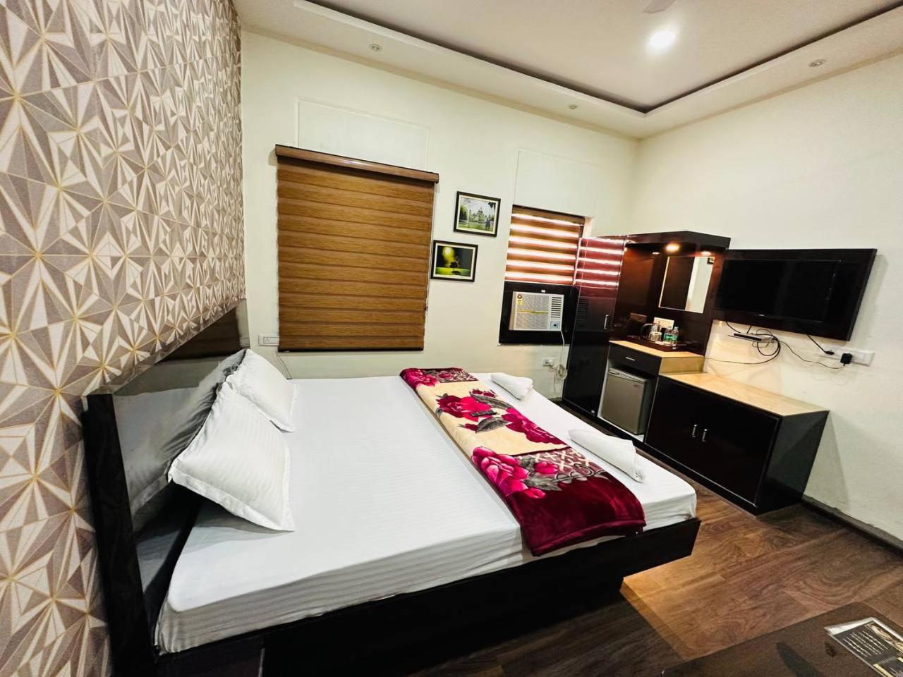 Deluxe Double or Twin Room - Photo 14