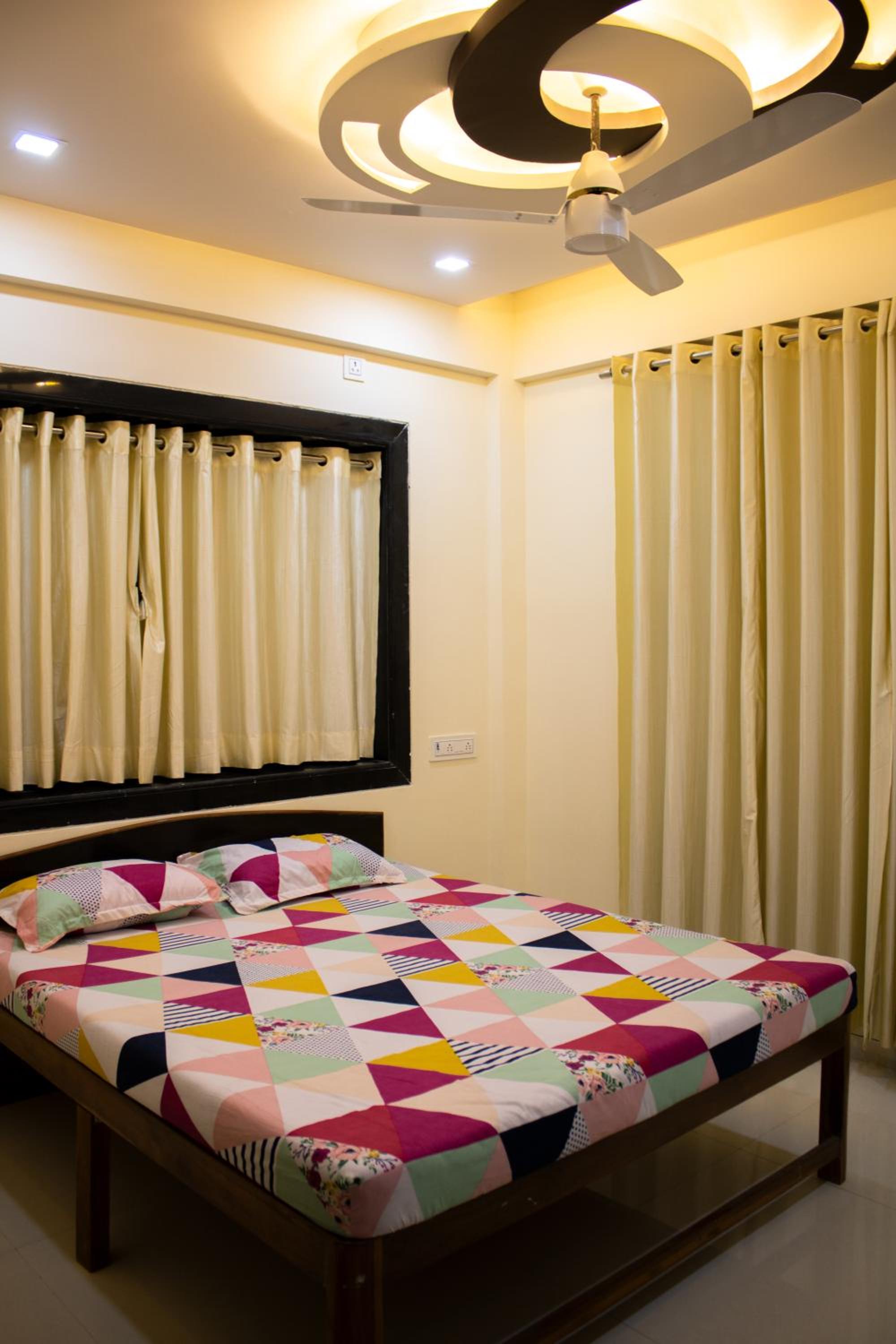 Family Room with Balcony - Photo 5
