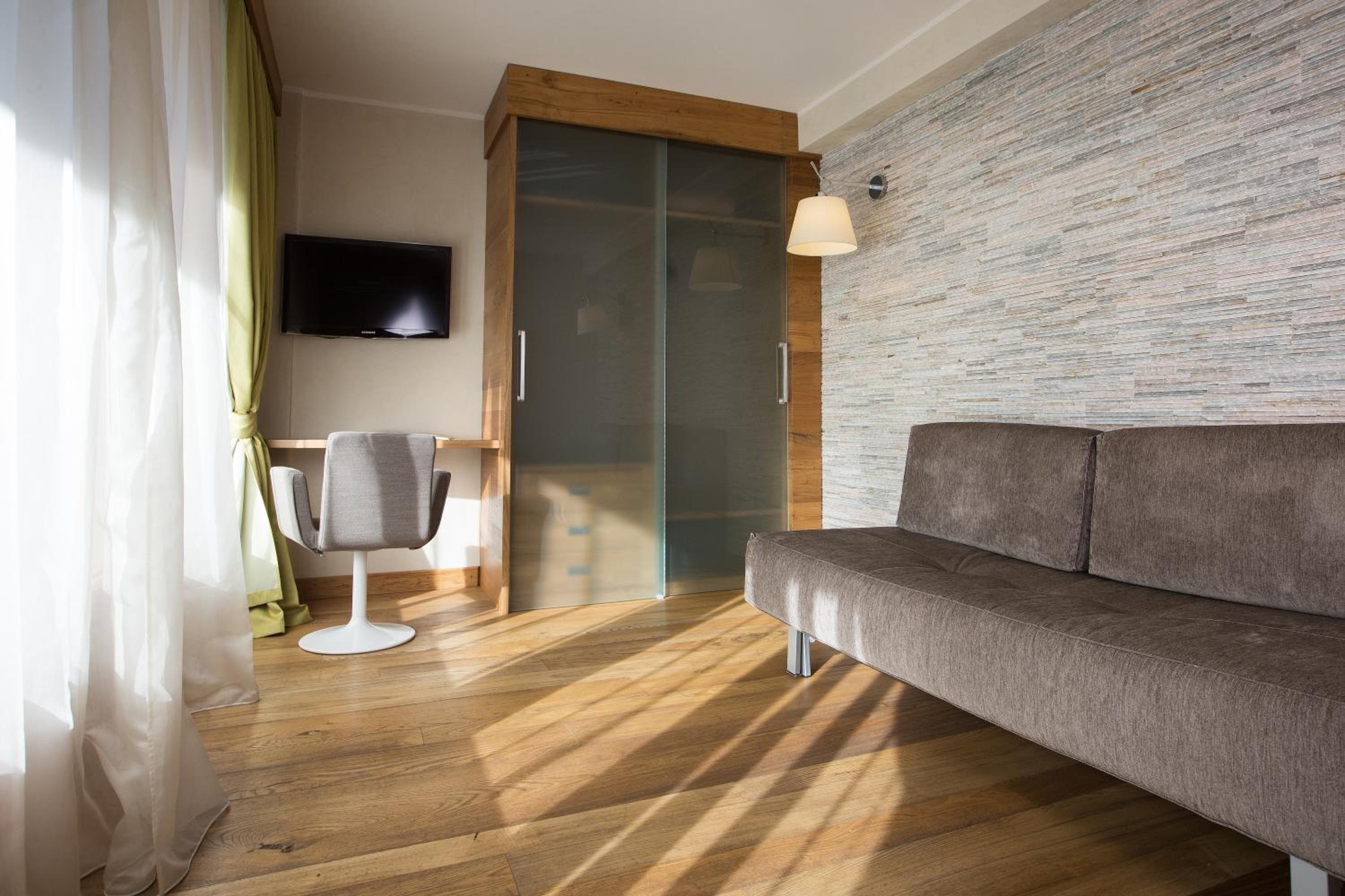 Exclusive Suite - Photo 3