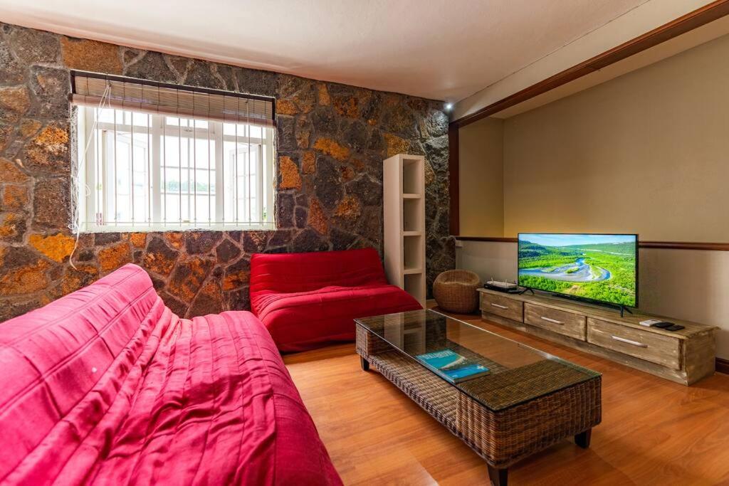 Villa - Photo 2
