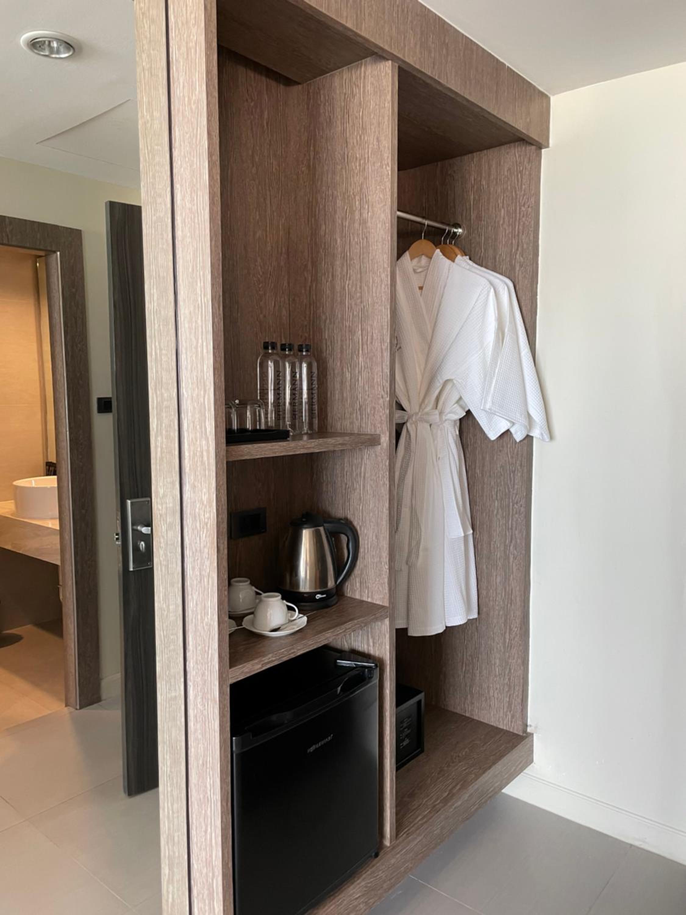 Triple Room with Sea View - Photo 13