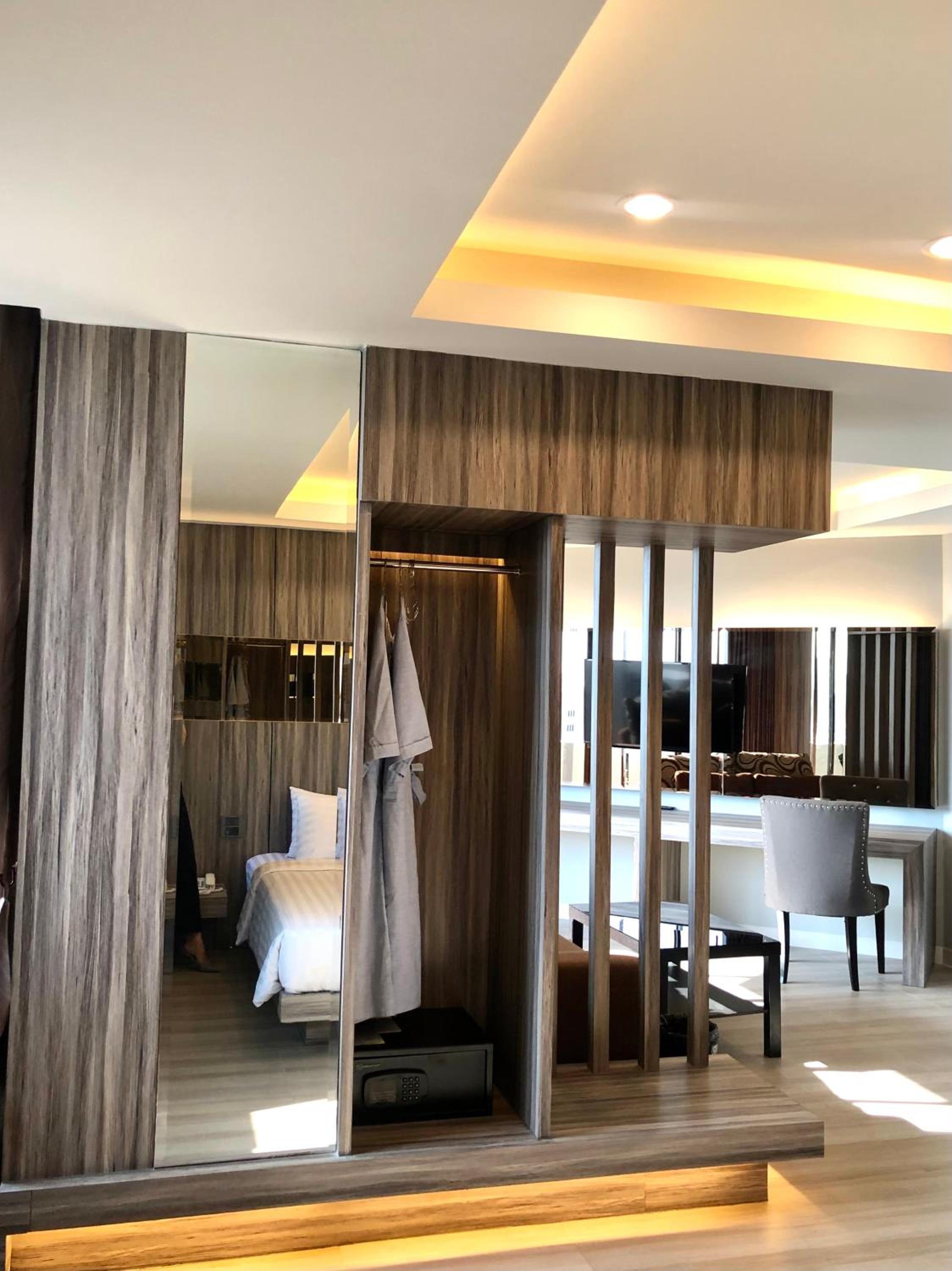 King Suite with Ocean View - Photo 10