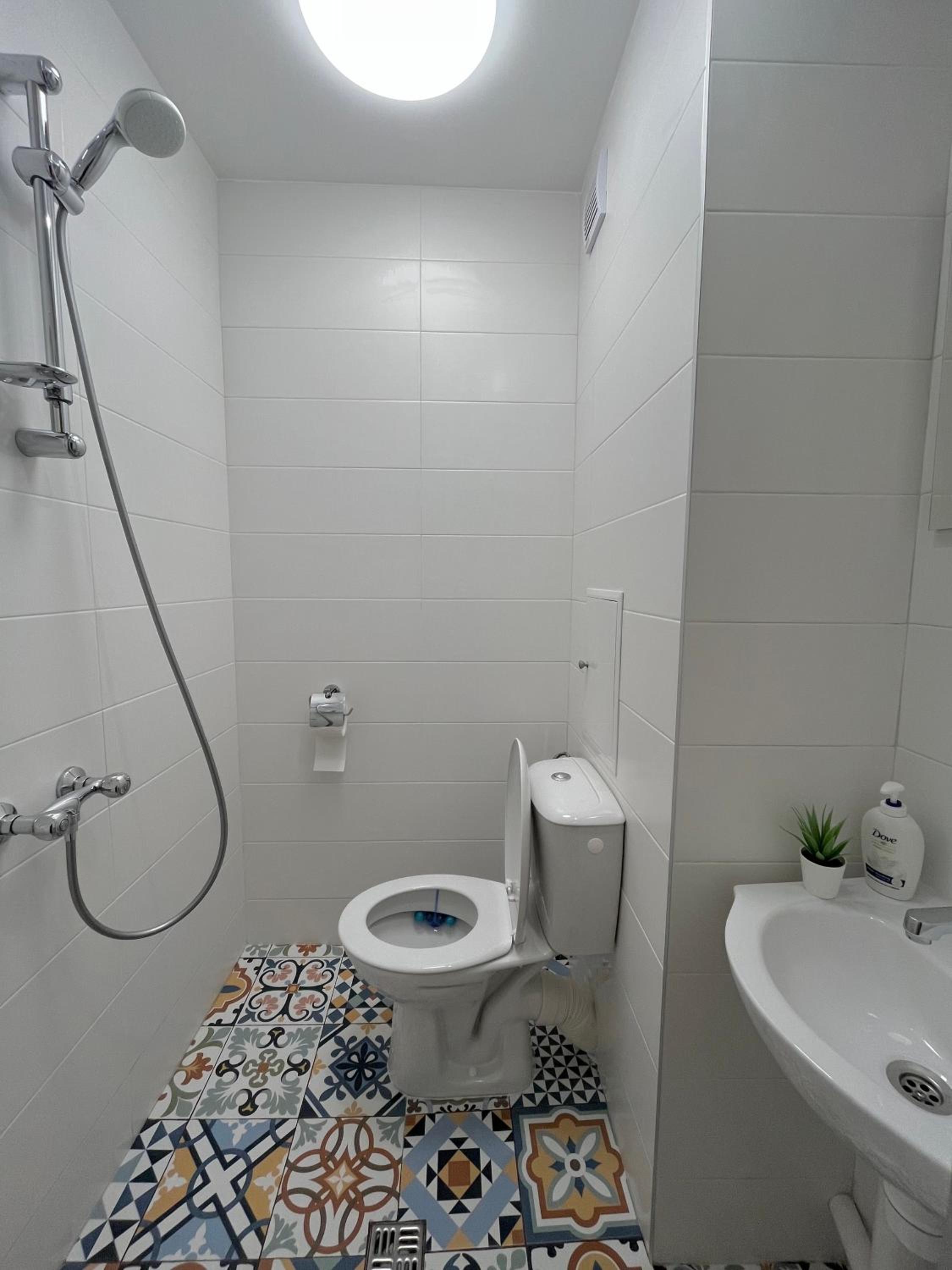 One-Bedroom Apartment - Photo 12