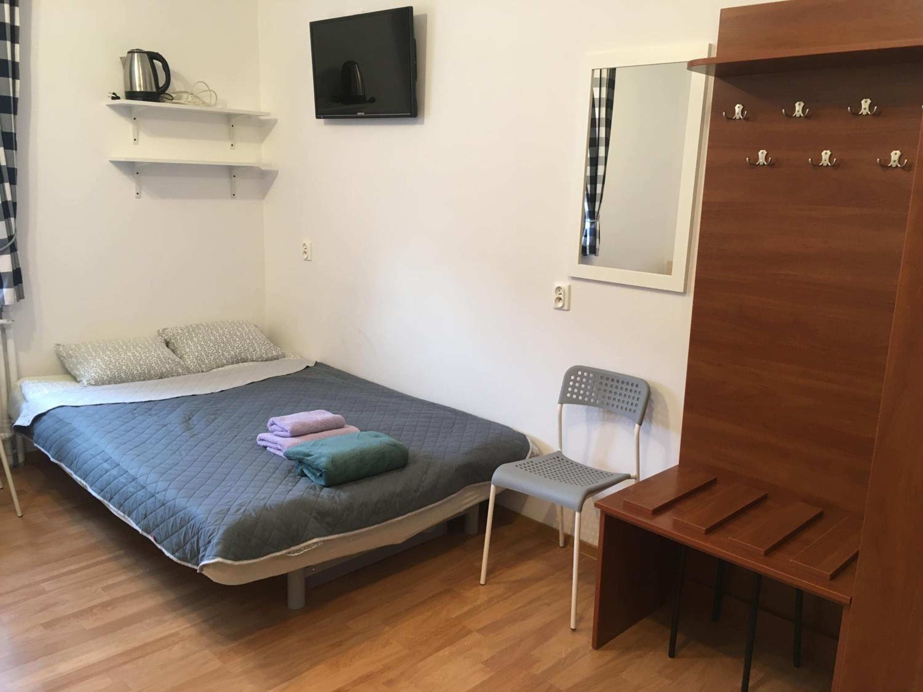 Quadruple Room with Bathroom - Photo 2