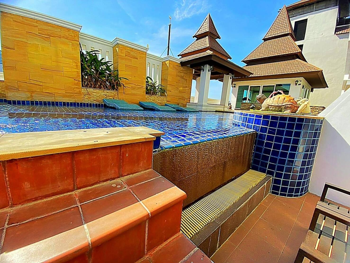 Luxury Suite with Pool Access  - Photo 21