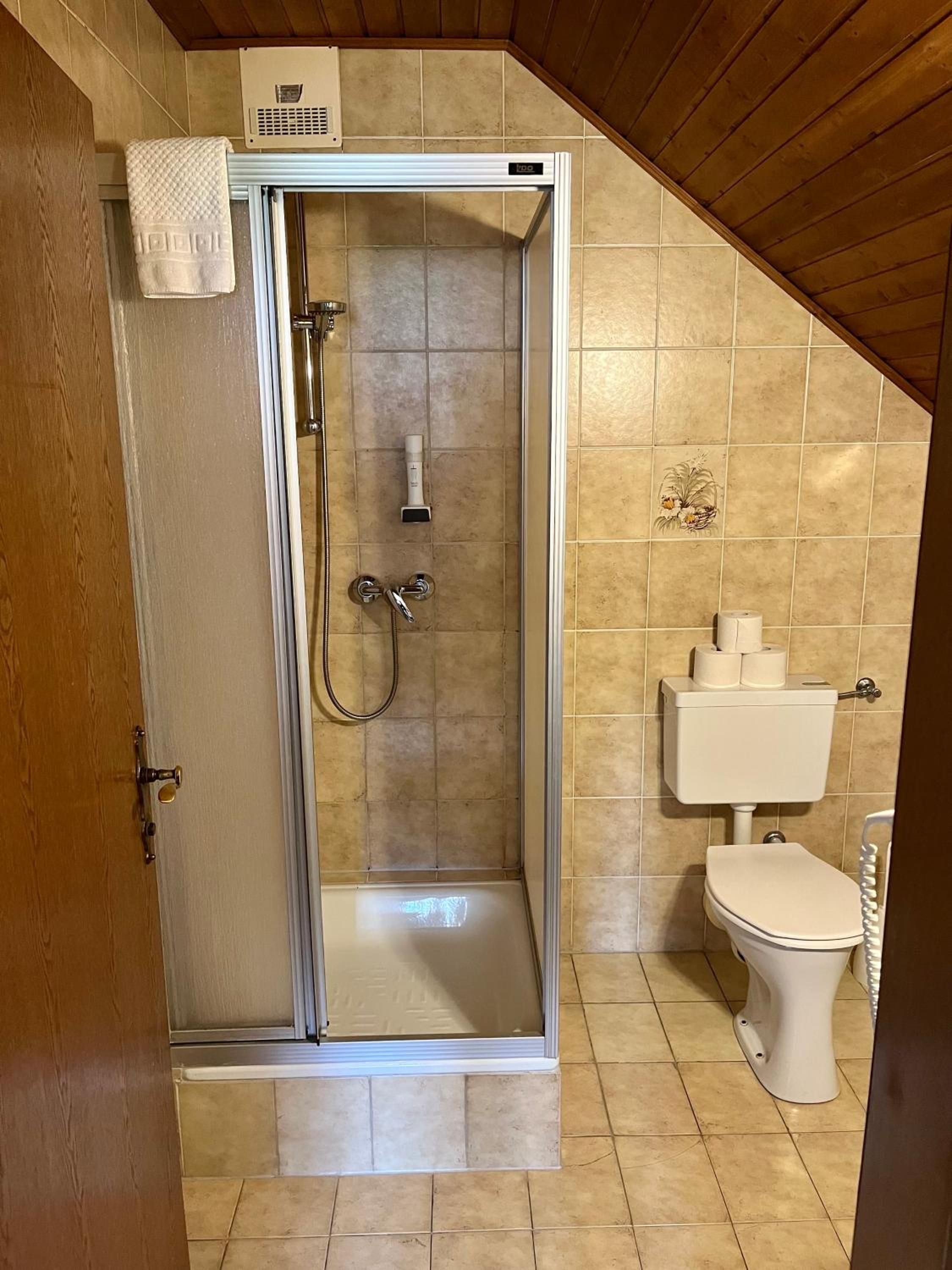 Classic Triple Room - Photo 4