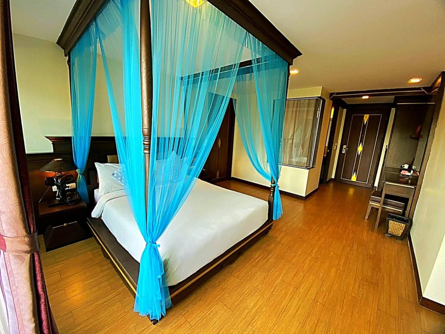 Luxury Suite - Photo 1