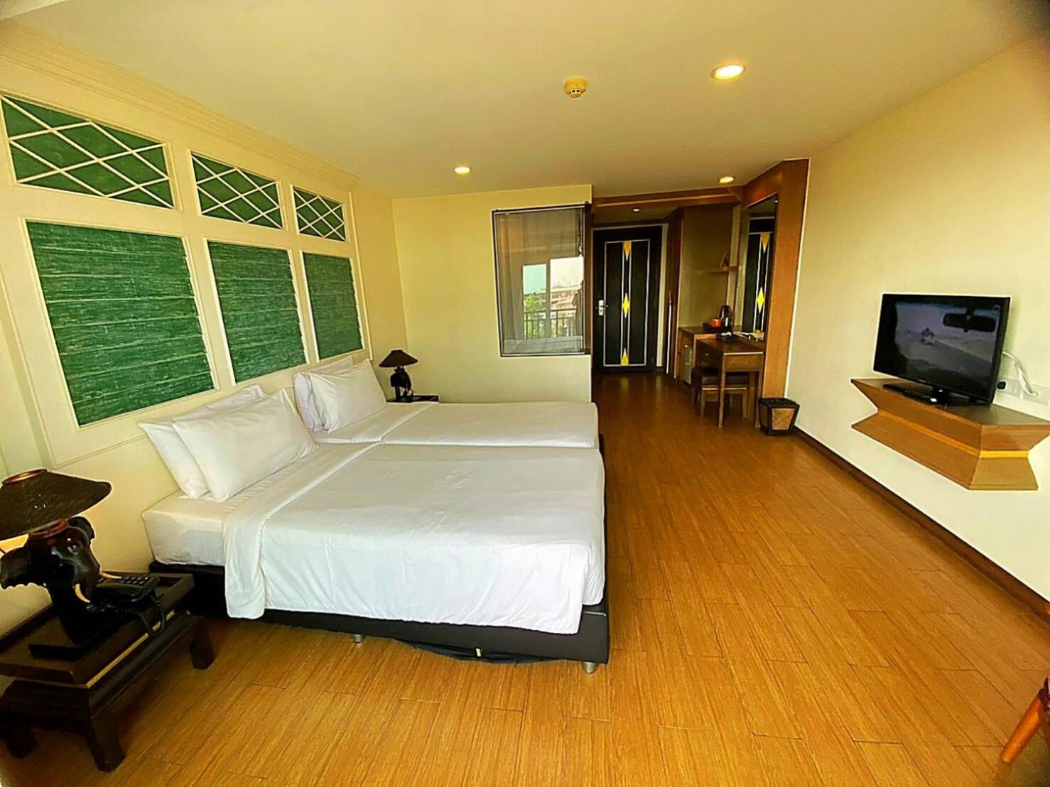 Superior Twin Room with Sea View - Photo 1