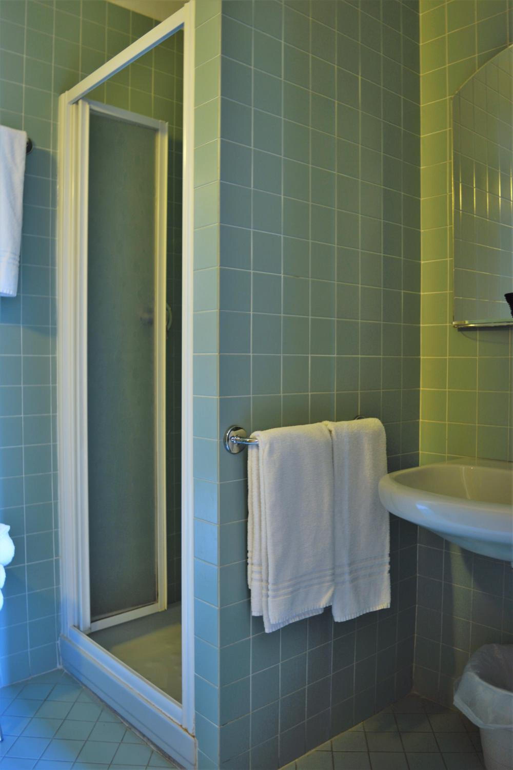 Quadruple Room thumbnail 5