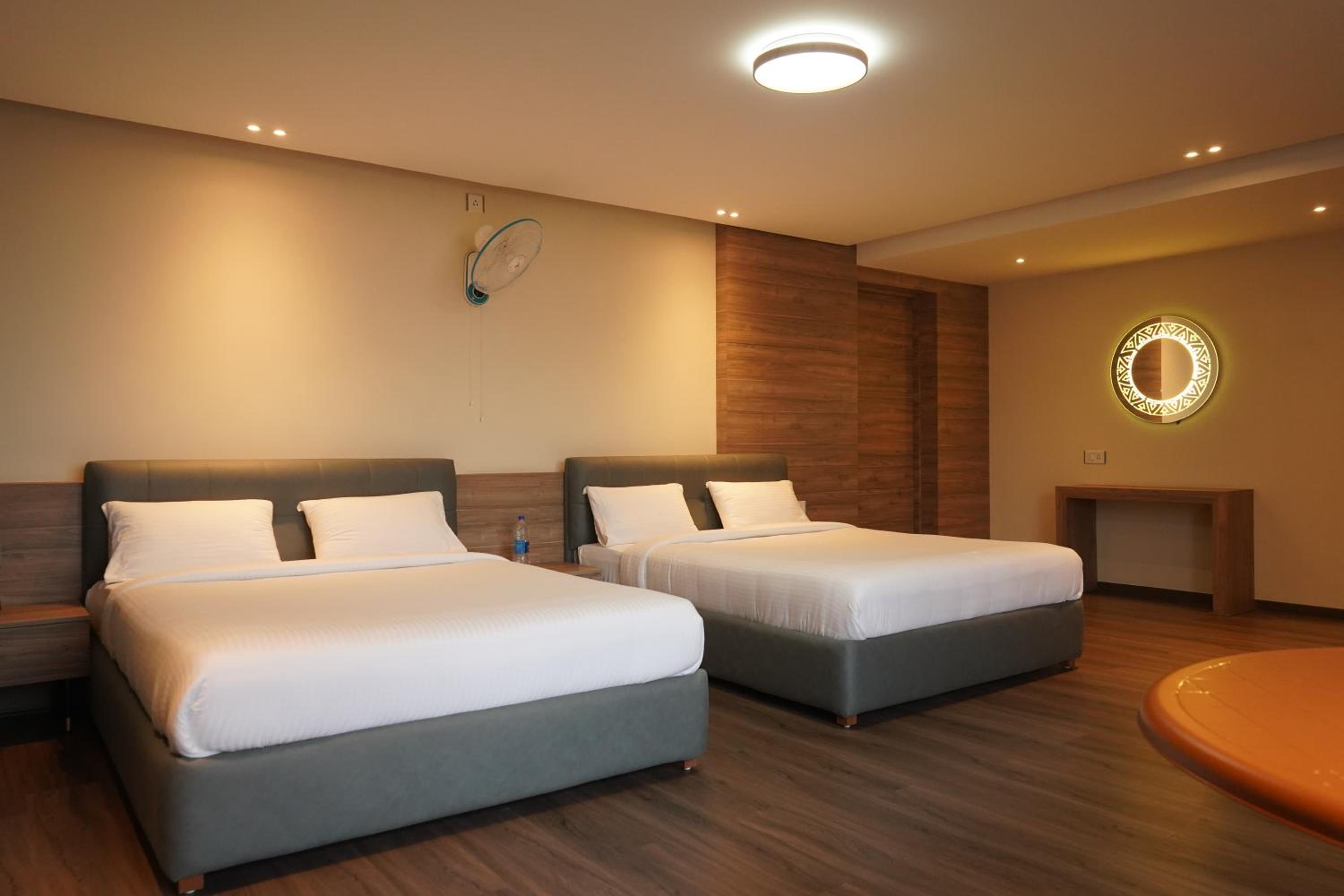 Twin Room - Photo 4