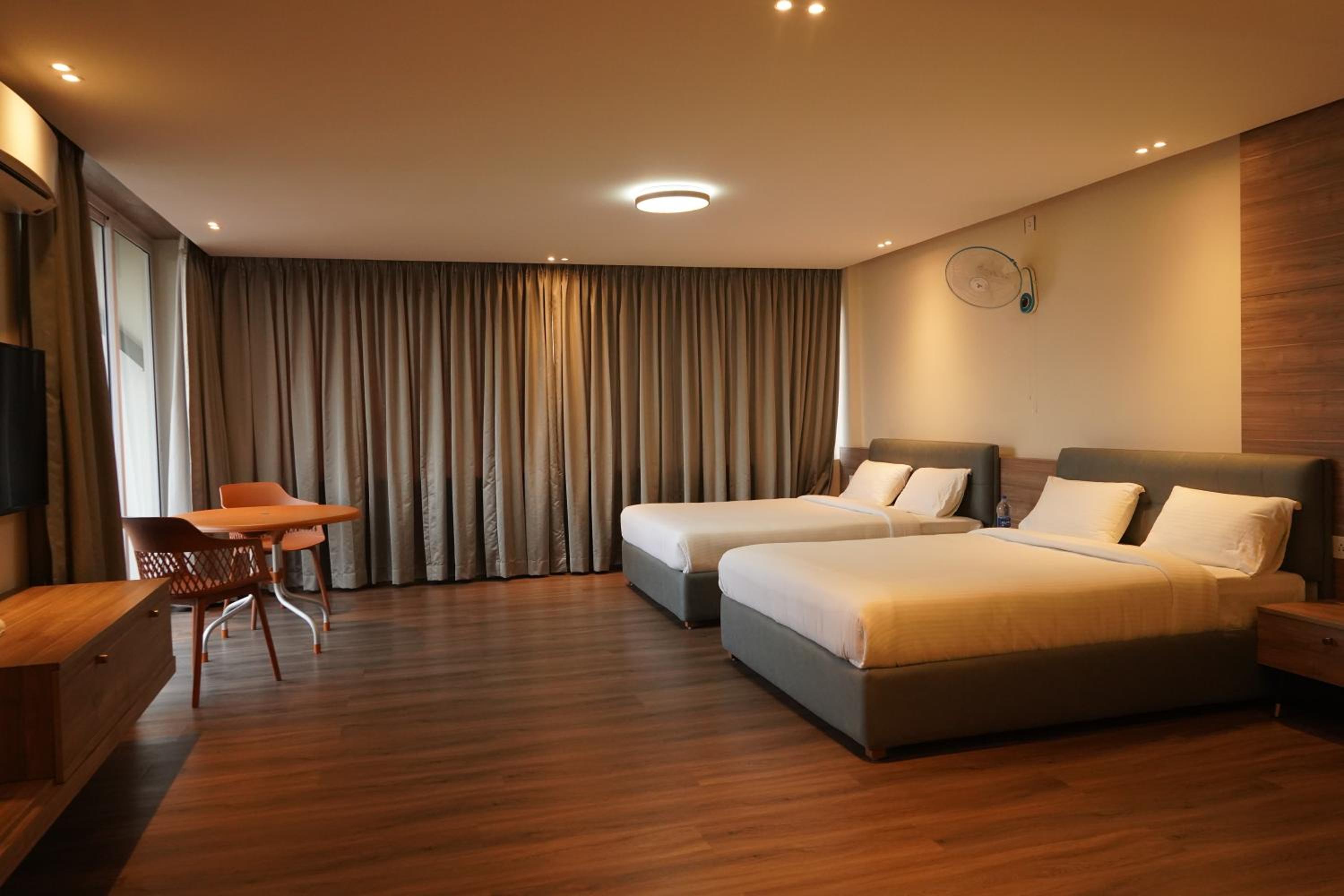 Twin Room - Photo 3