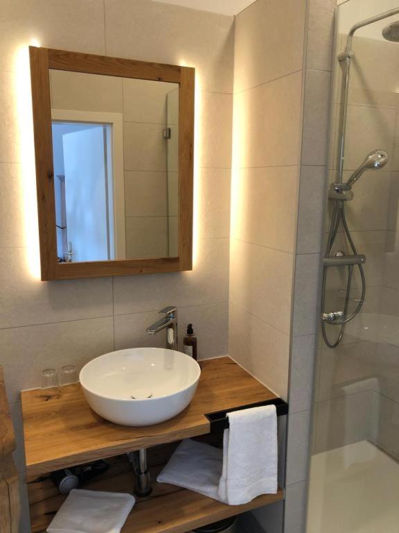 Double Room With Private Bathroom - Photo 2