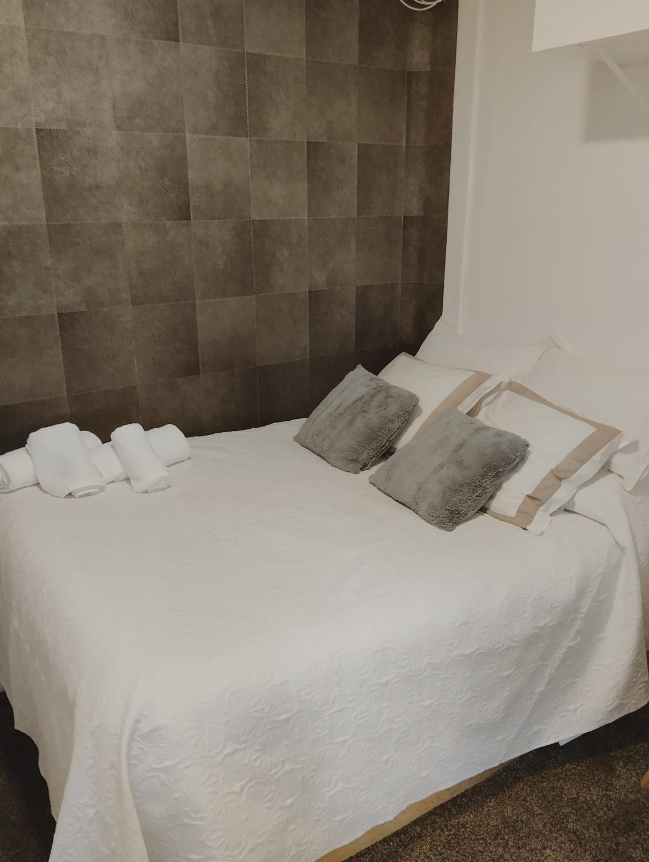 Single Room with Balcony photo 3
