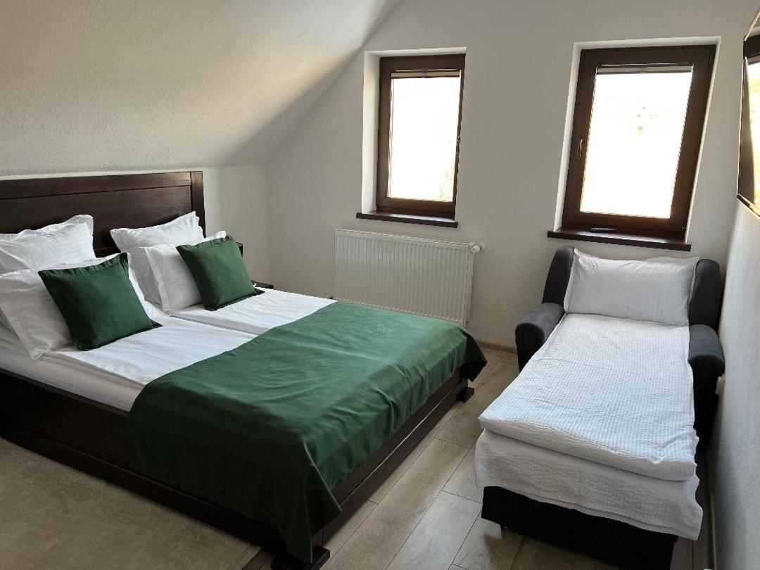 Deluxe Room (2 Adults + 1 Child) photo 1