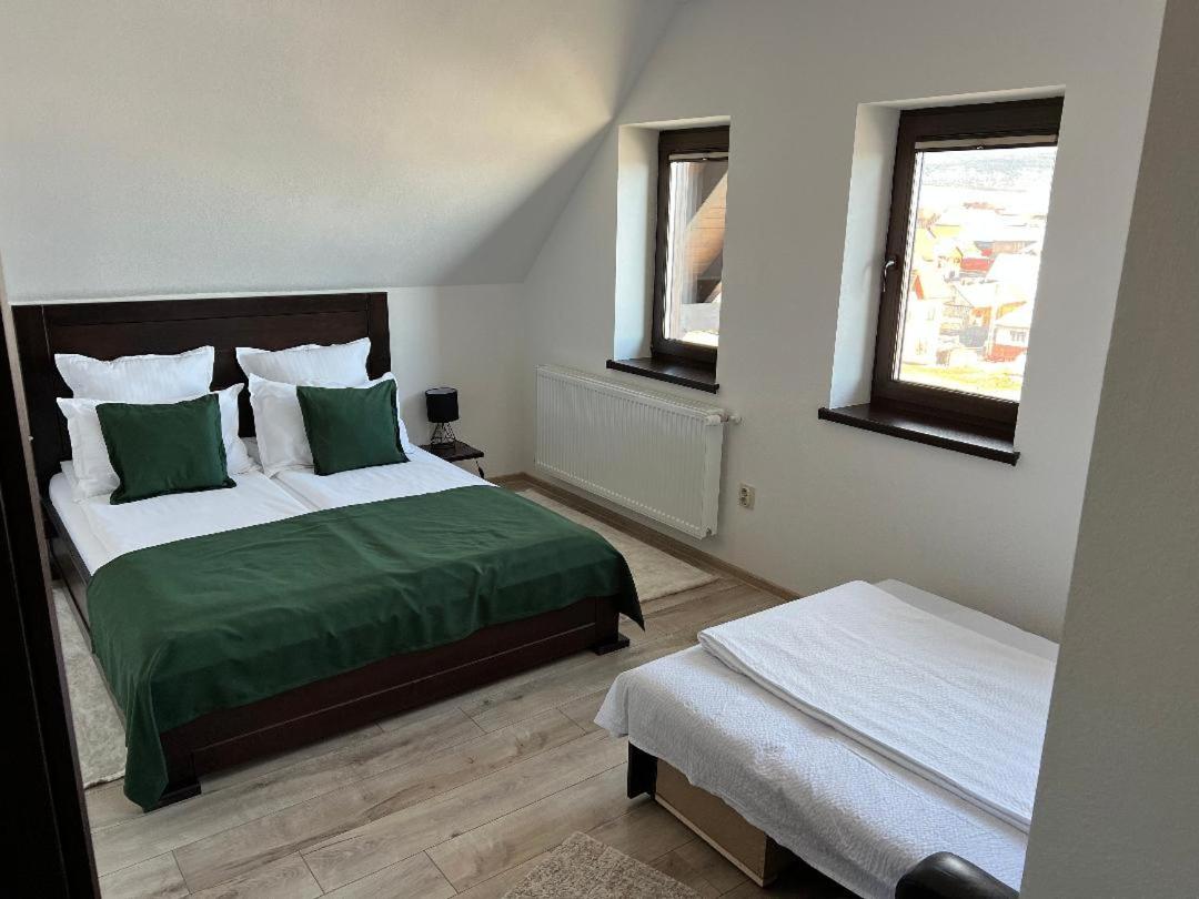 Large Double Room photo 1