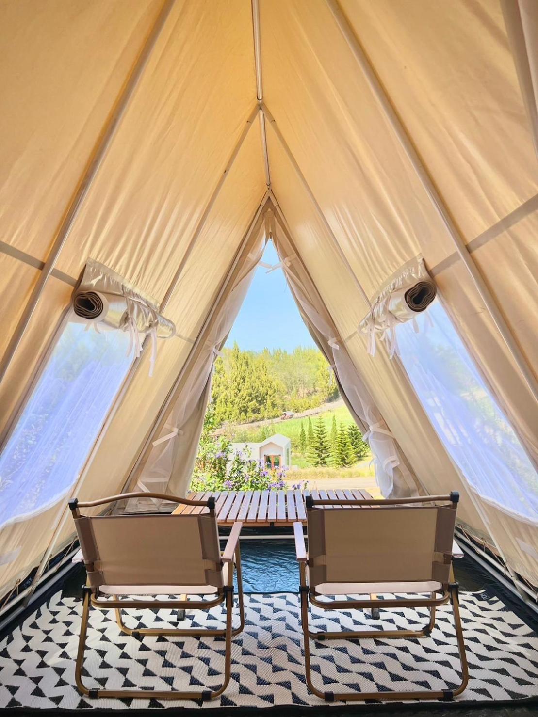 Deluxe Double Room with Balcony - Photo 14