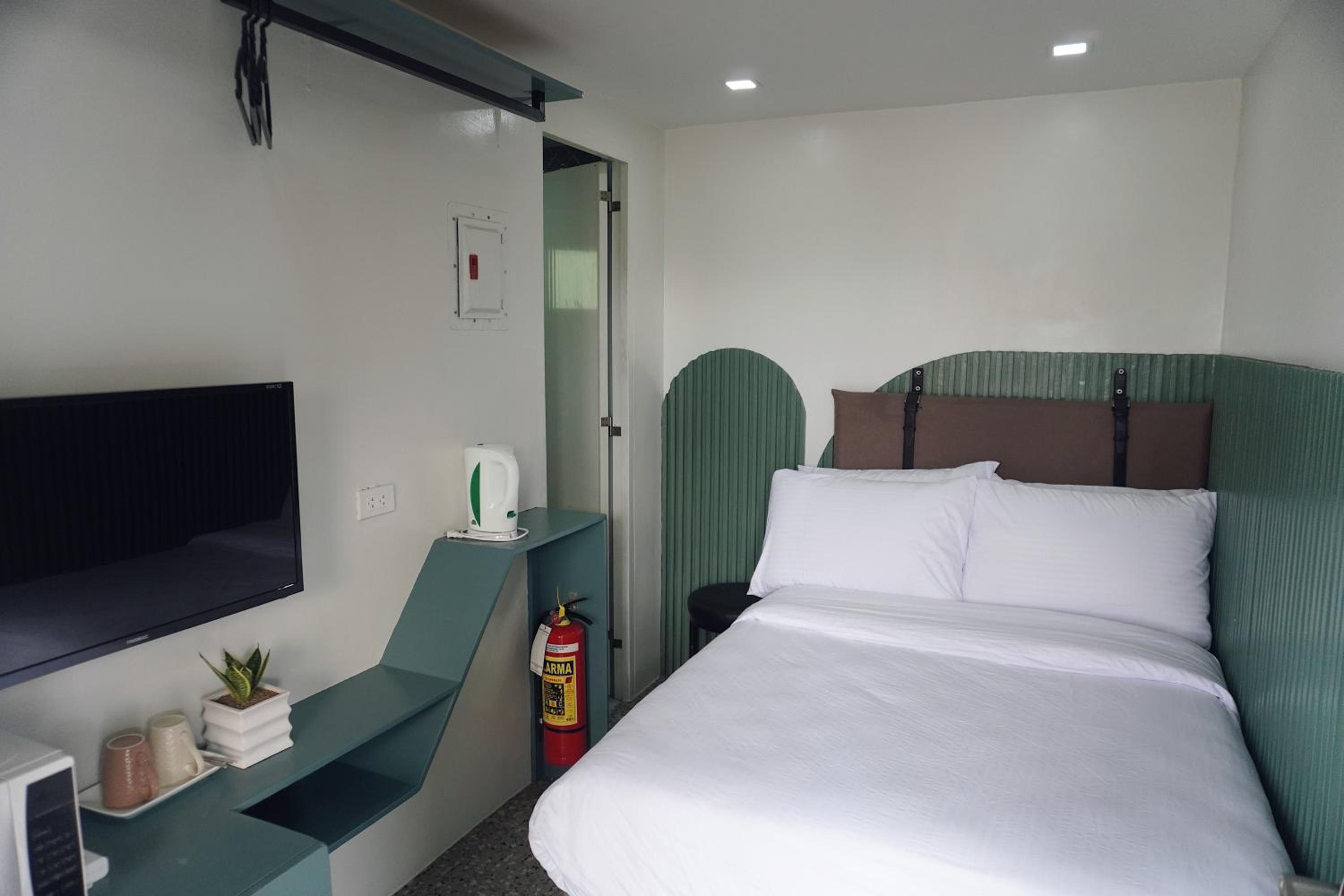 Double Room with Private Bathroom - Photo 1