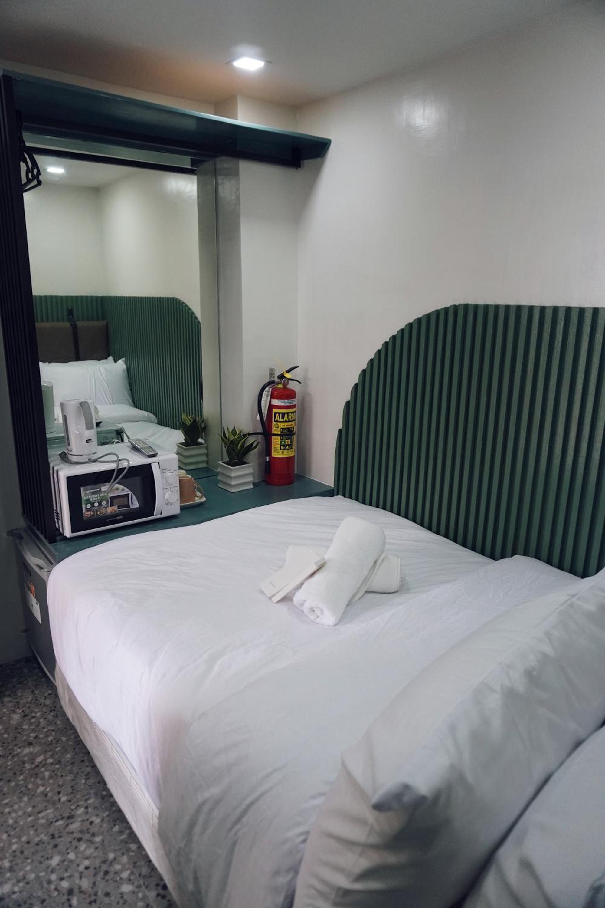 Double Room with Private Bathroom - Photo 3