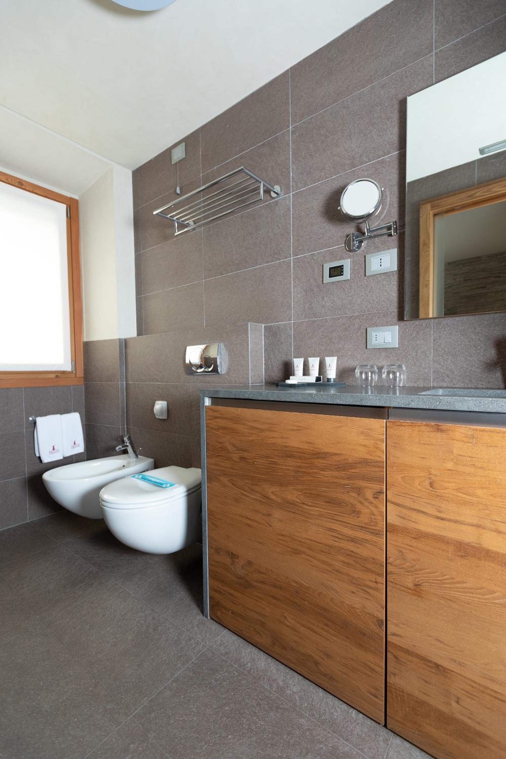 Suite - Photo 12