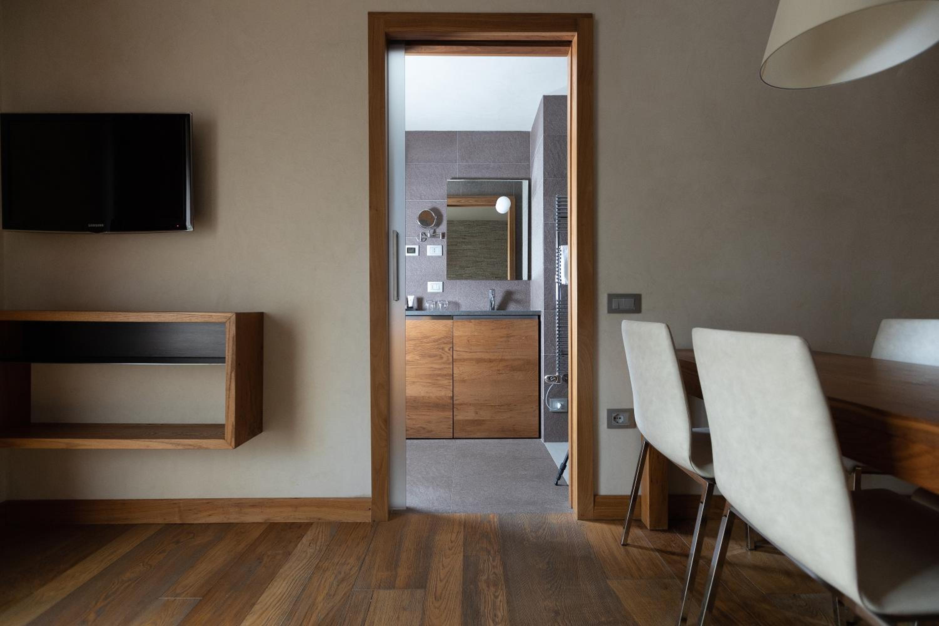 Suite - Photo 14