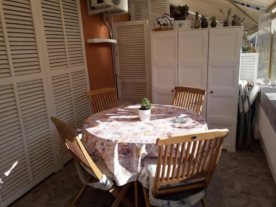 Apartment with Terrace photo 2