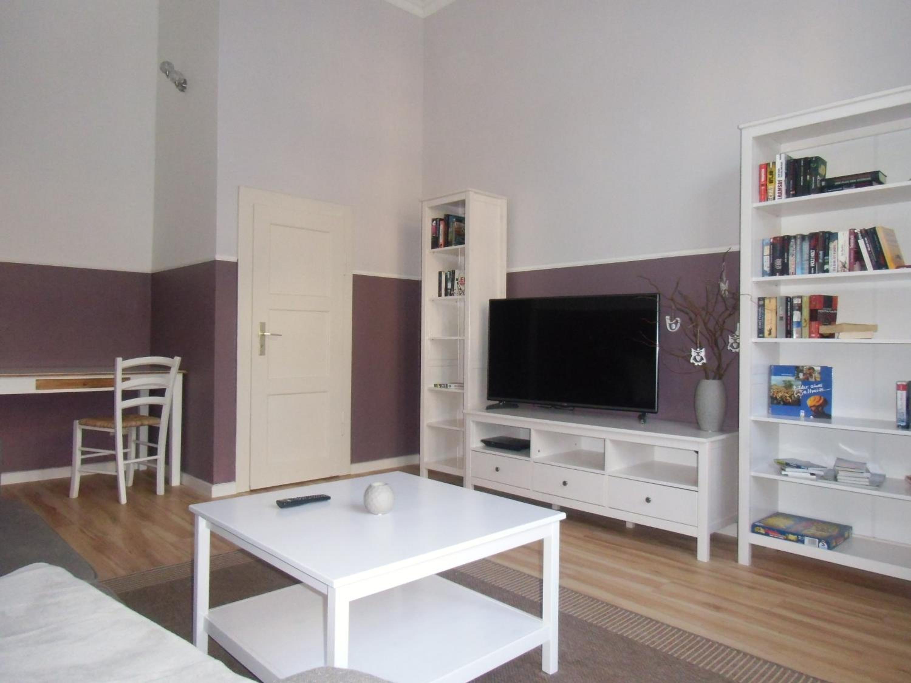 One-Bedroom Apartment photo 1