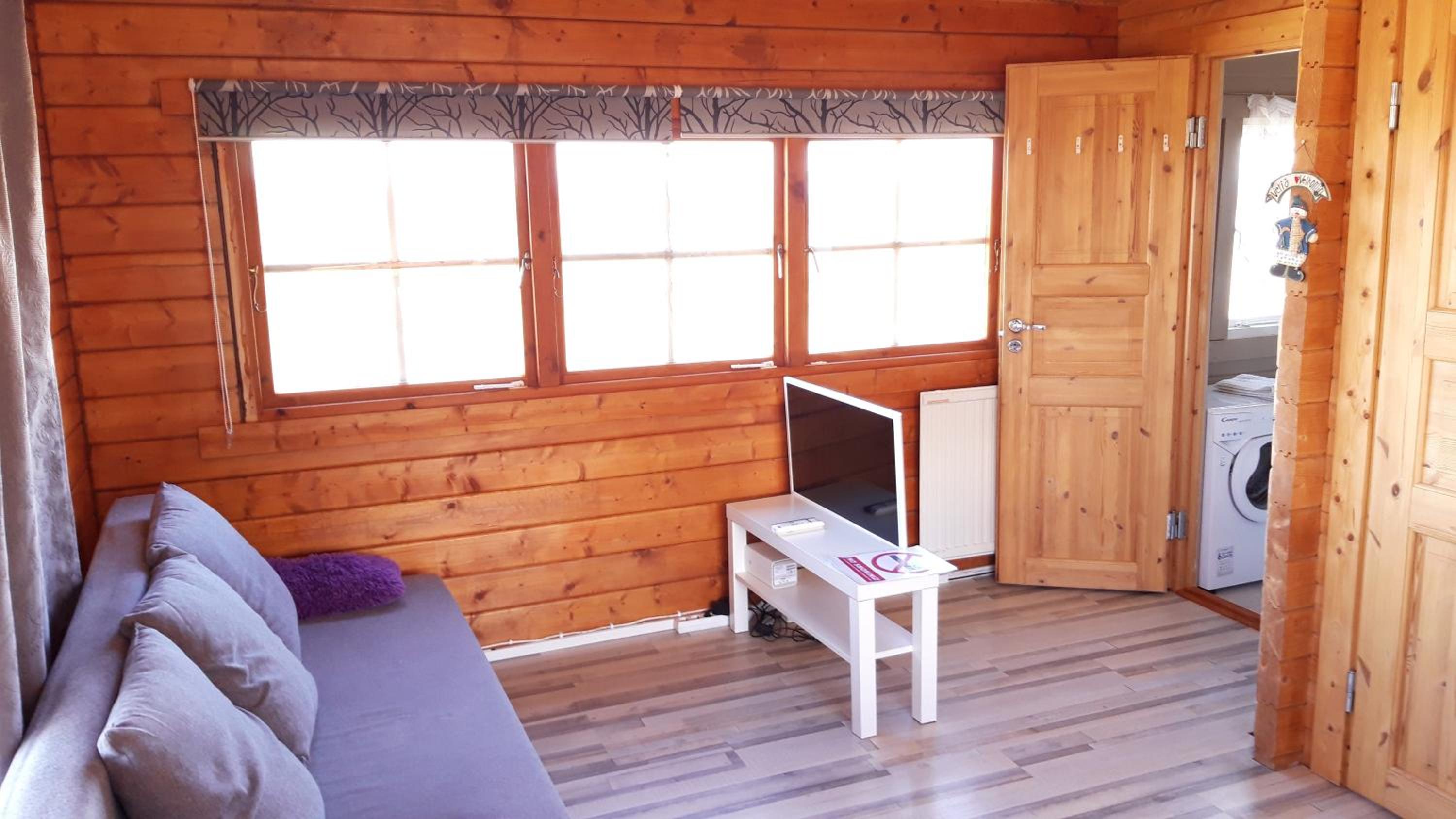 One-Bedroom House - Photo 6