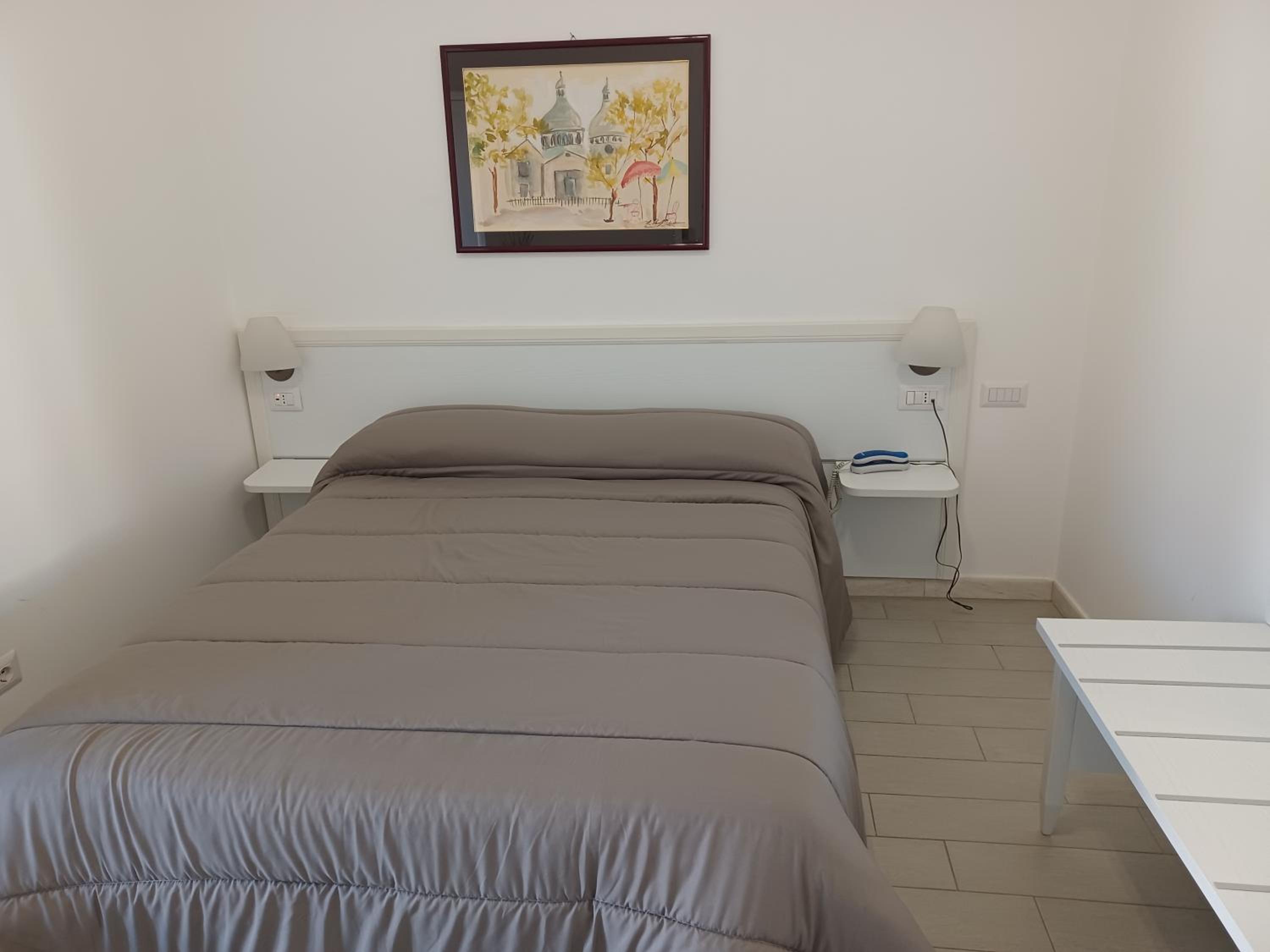 Double Room - Photo 6