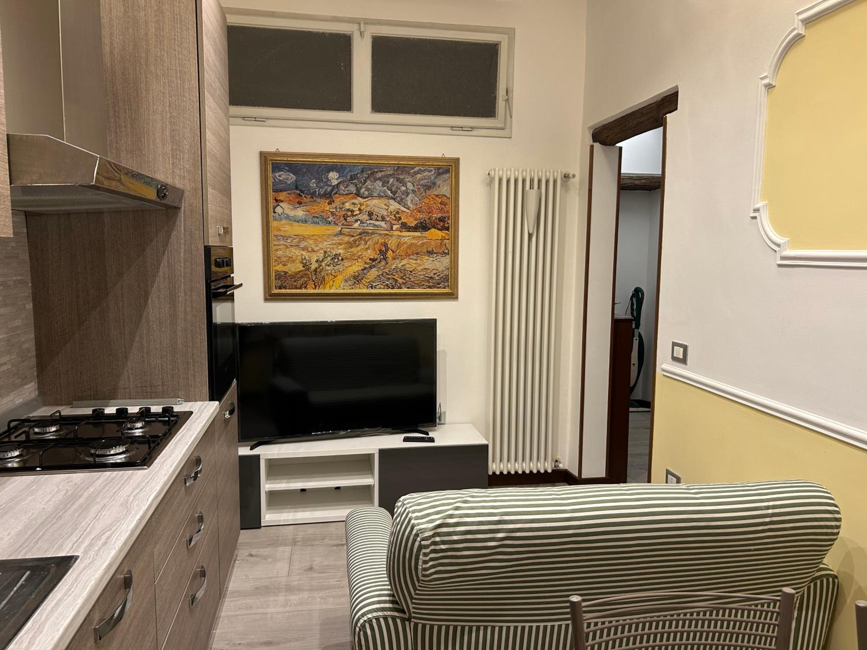 One-Bedroom Apartment photo 1