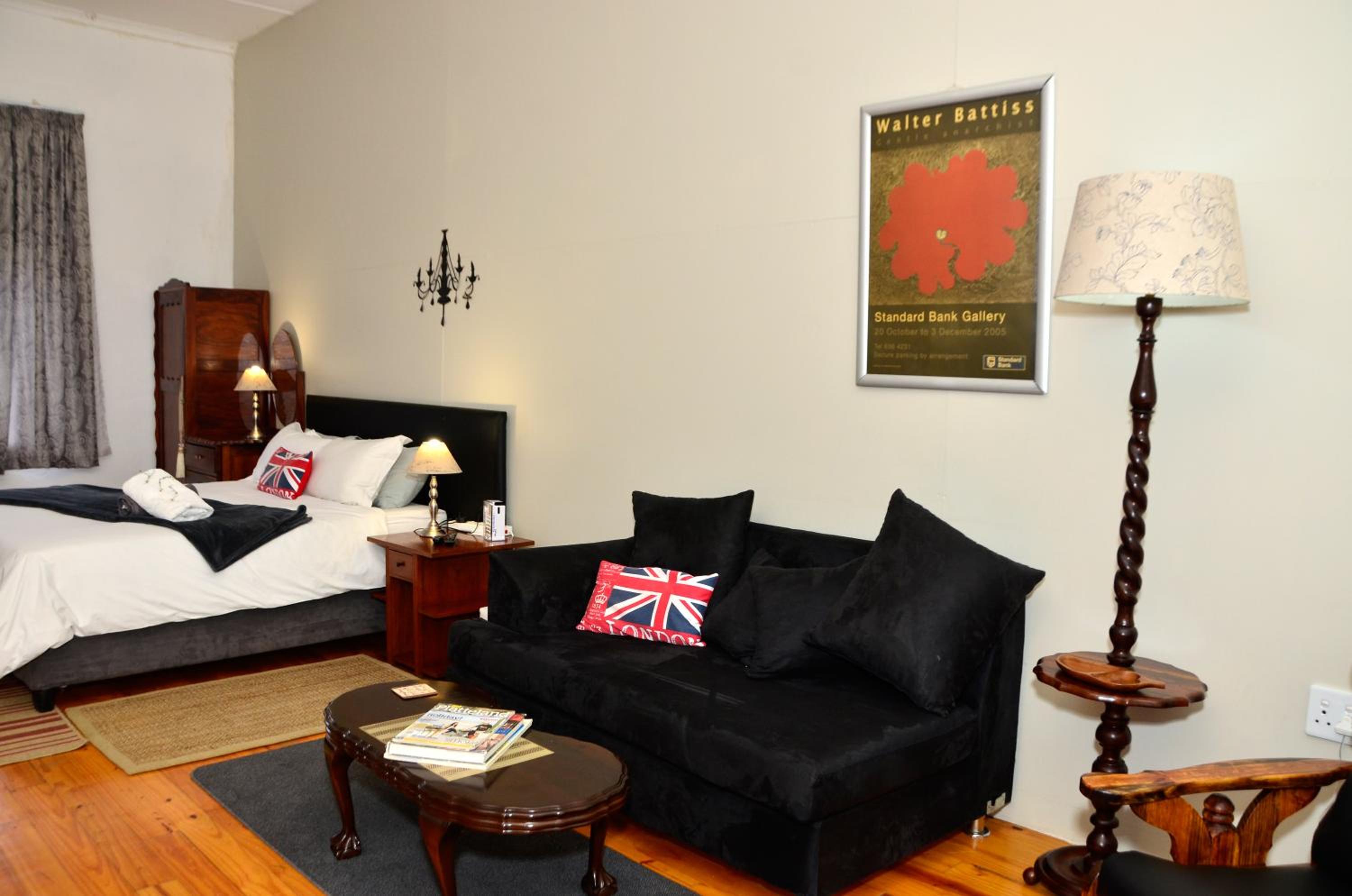 Studio Apartment photo 1