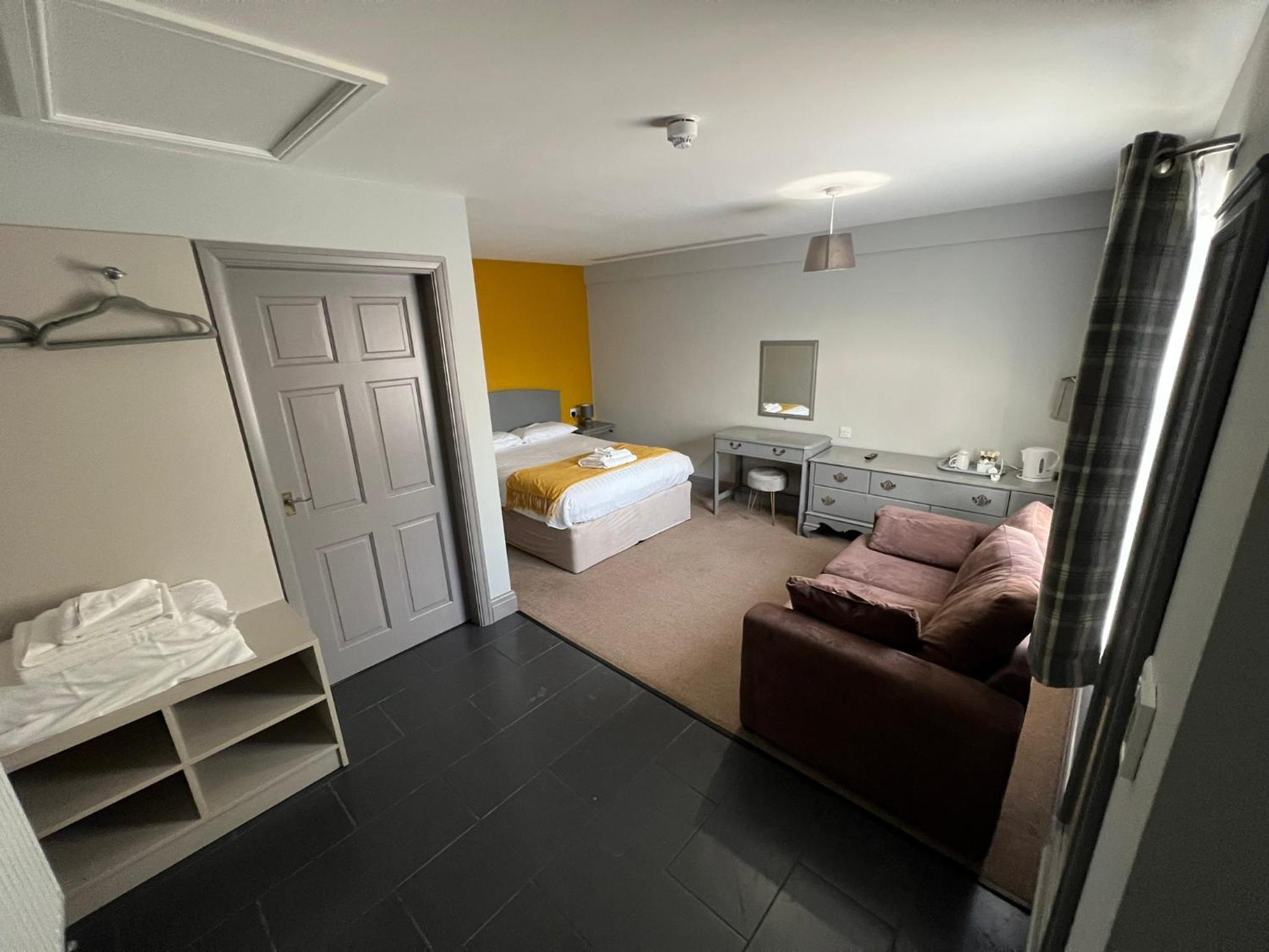 Double Room with Private Bathroom photo 3