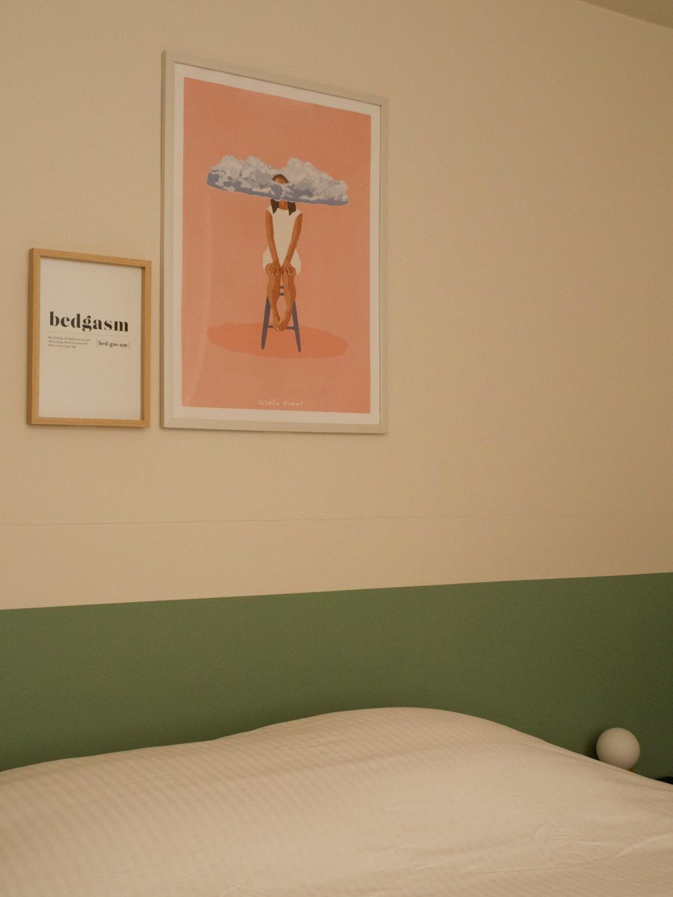 One-Bedroom Apartment photo 2