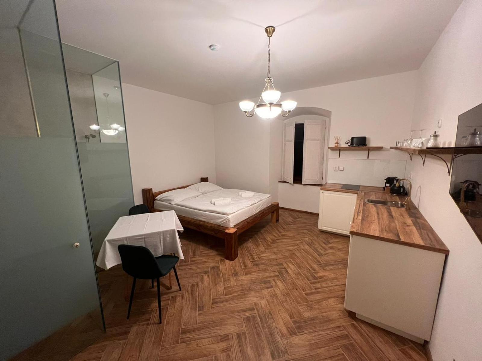 Deluxe Double Room with Shower photo 1