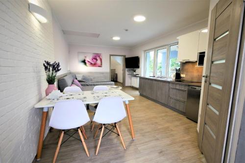 Apartment with Balcony photo 1