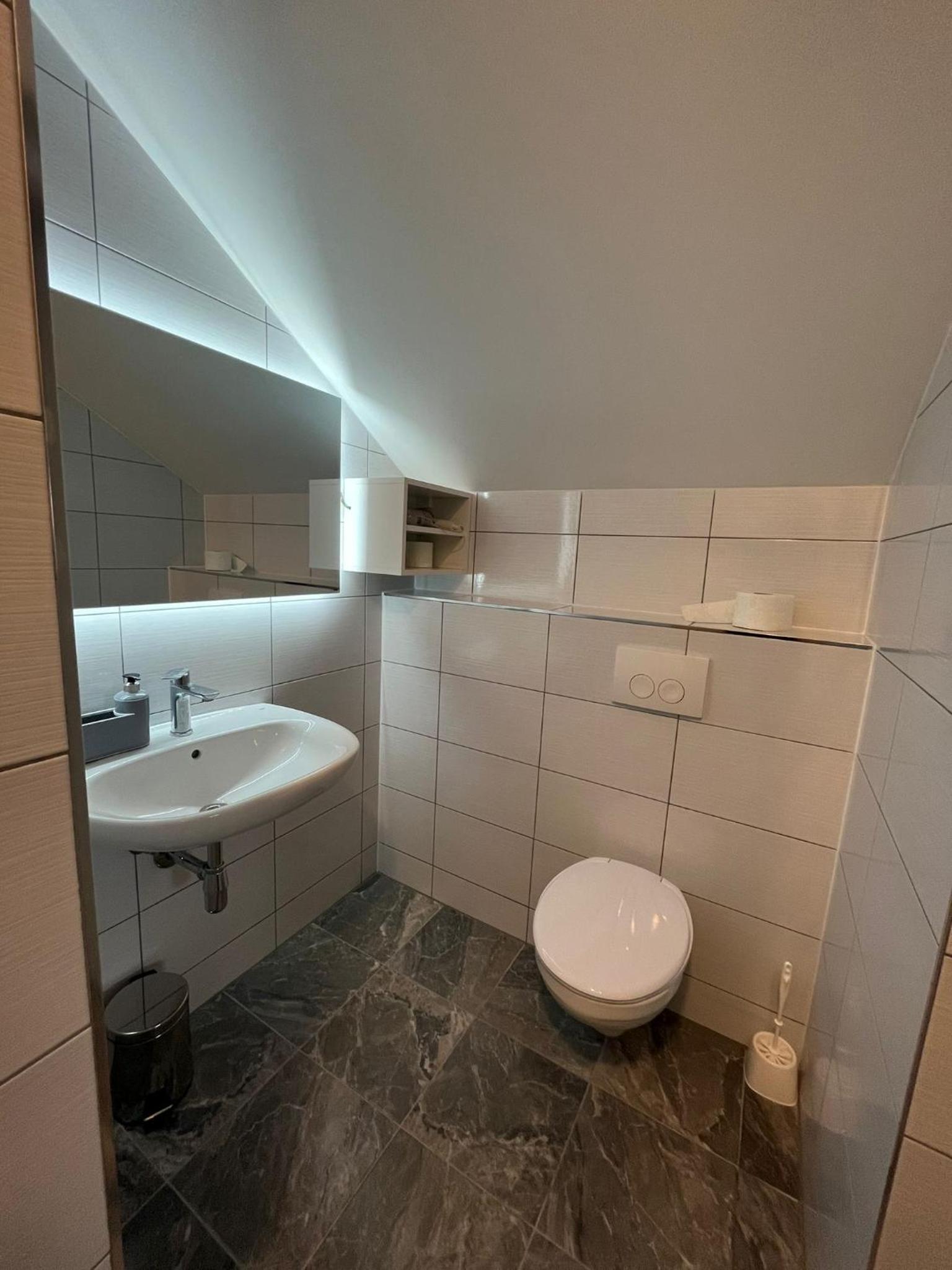 Double or Twin Room - Photo 4