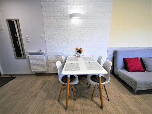 Apartment with Balcony photo 3