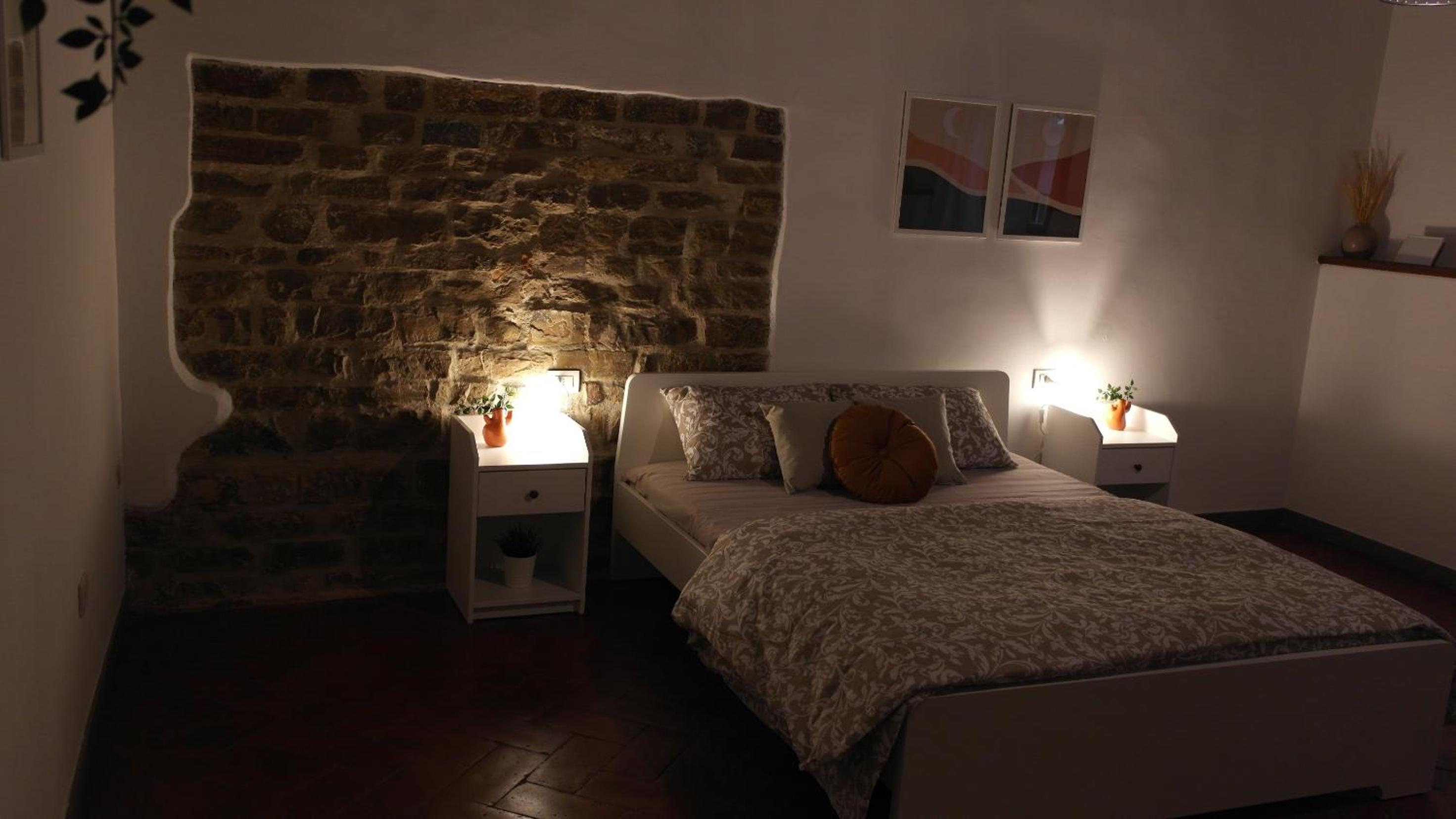 Queen Room with Shared Bathroom