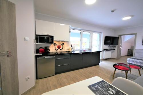 Apartment with Balcony photo 2