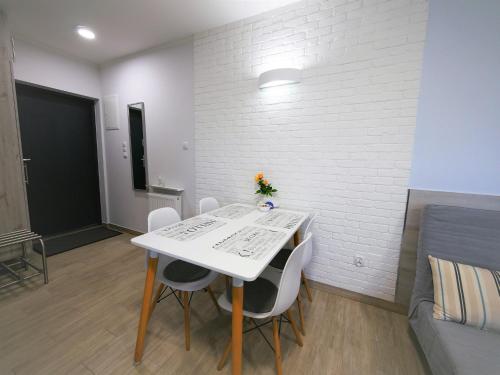 Apartment with Terrace photo 2