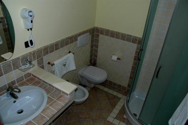 Double Room - Photo 5