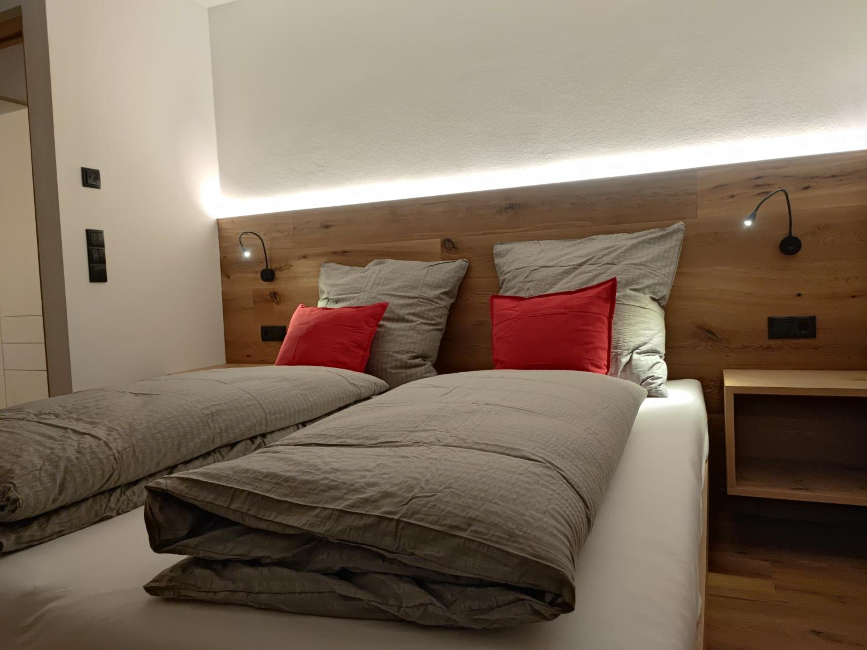 Apartment with Mountain View photo 3