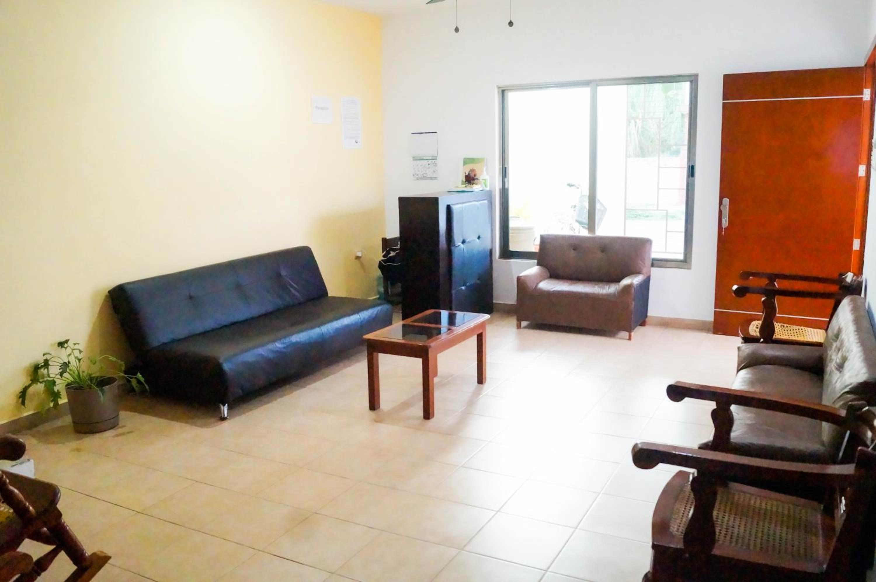 Twin Room with Private Bathroom - Photo 14
