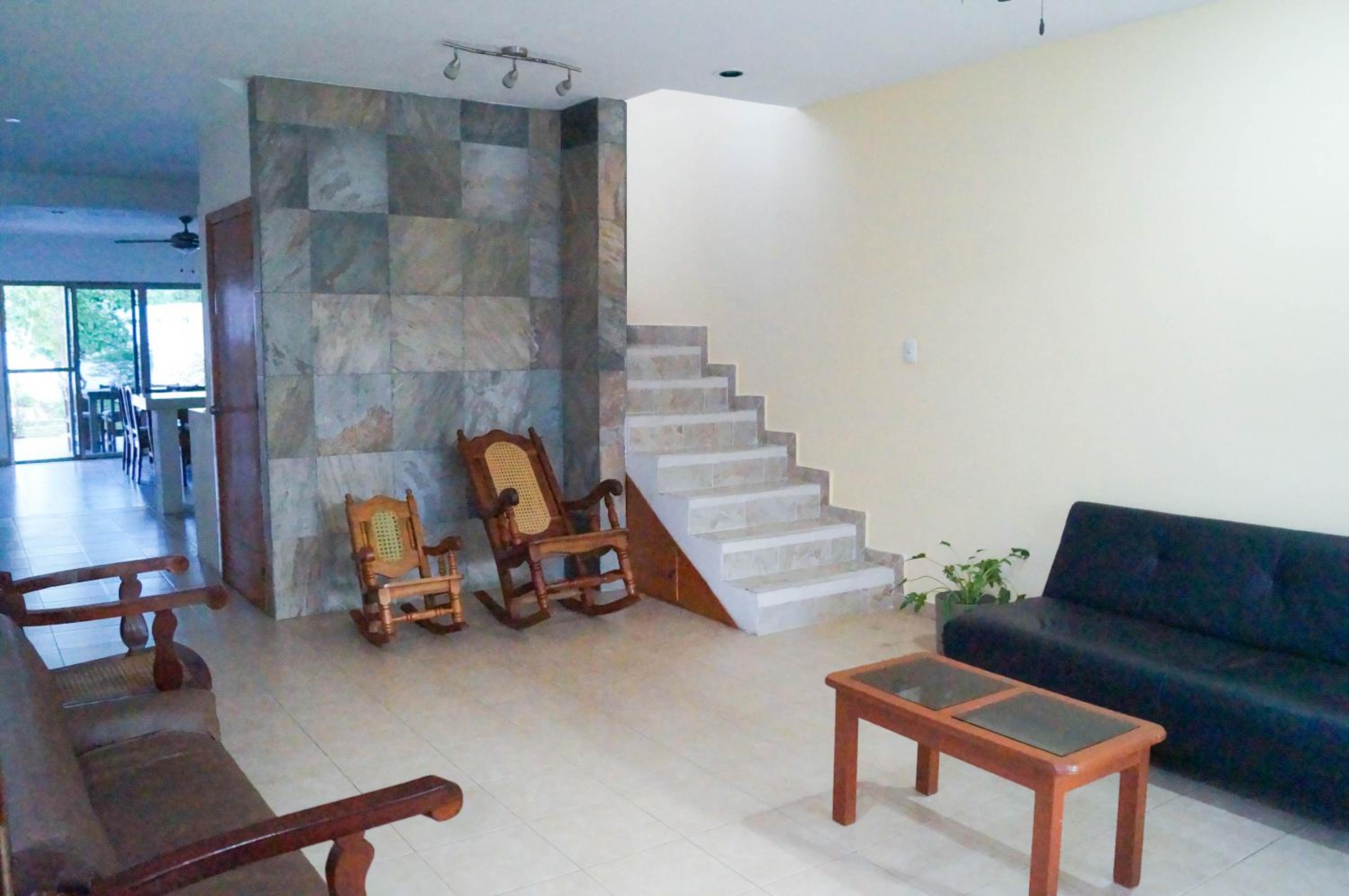 Twin Room with Private Bathroom - Photo 16