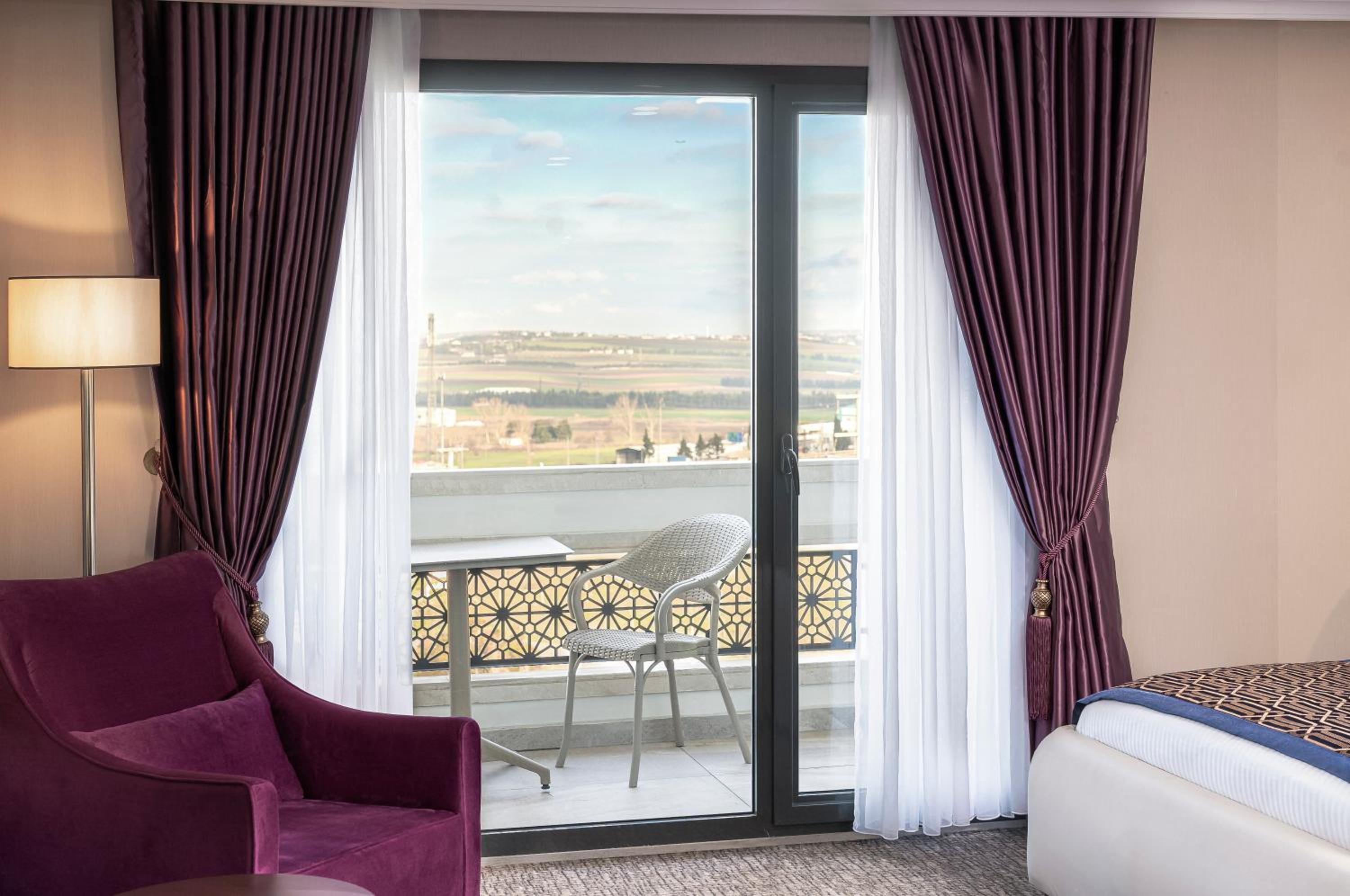 Twin Room with Land View - Mobility Accessible - Photo 2