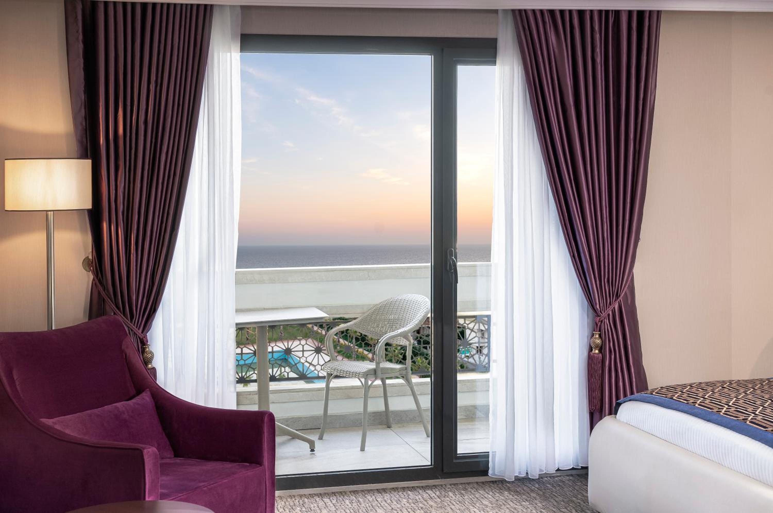 Deluxe Double Room with Sea View - Photo 2