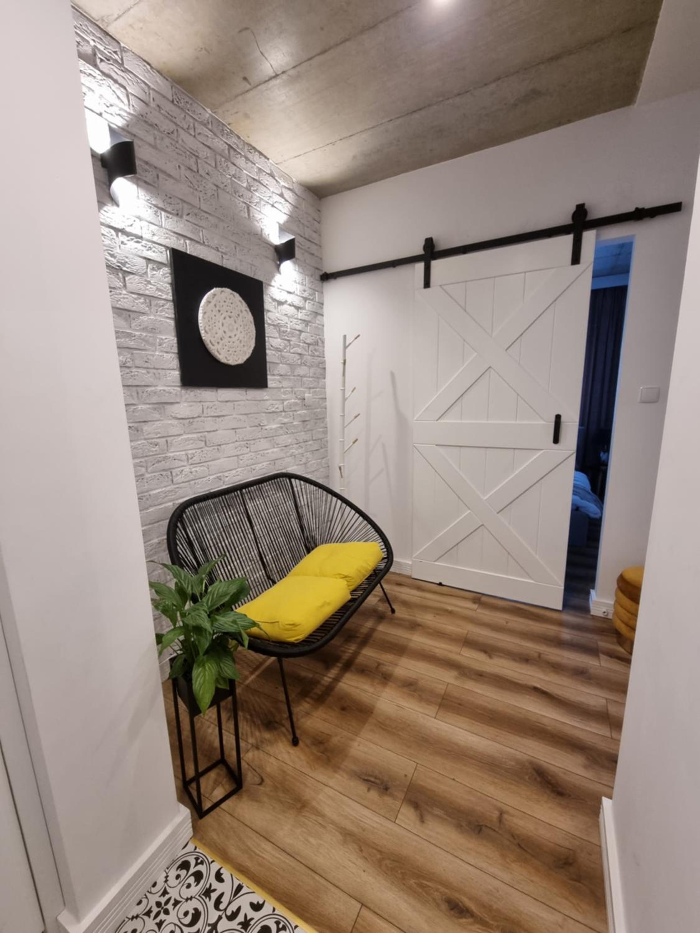 One-Bedroom Apartment - Photo 37