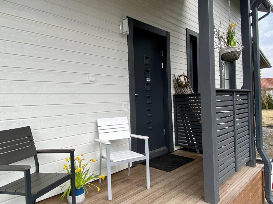 Three-Bedroom House photo 2