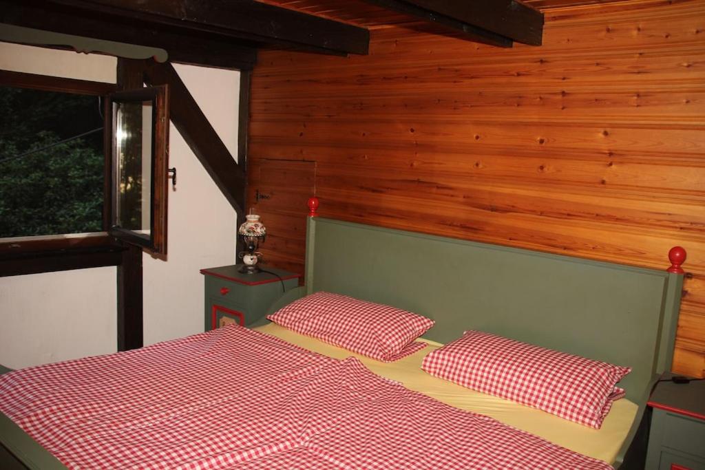 Three-Bedroom House photo 1