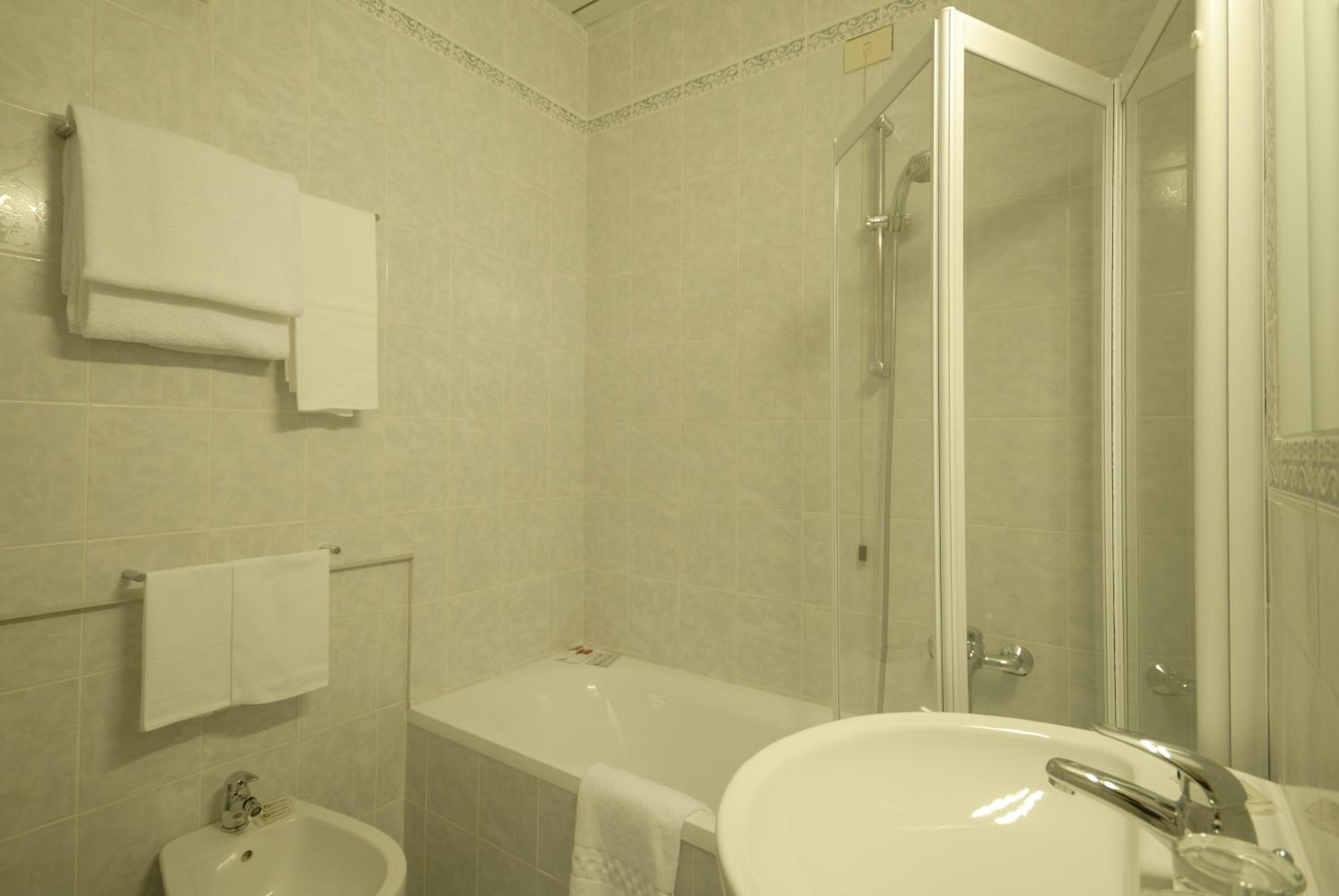 Classic Triple Room - Photo 4
