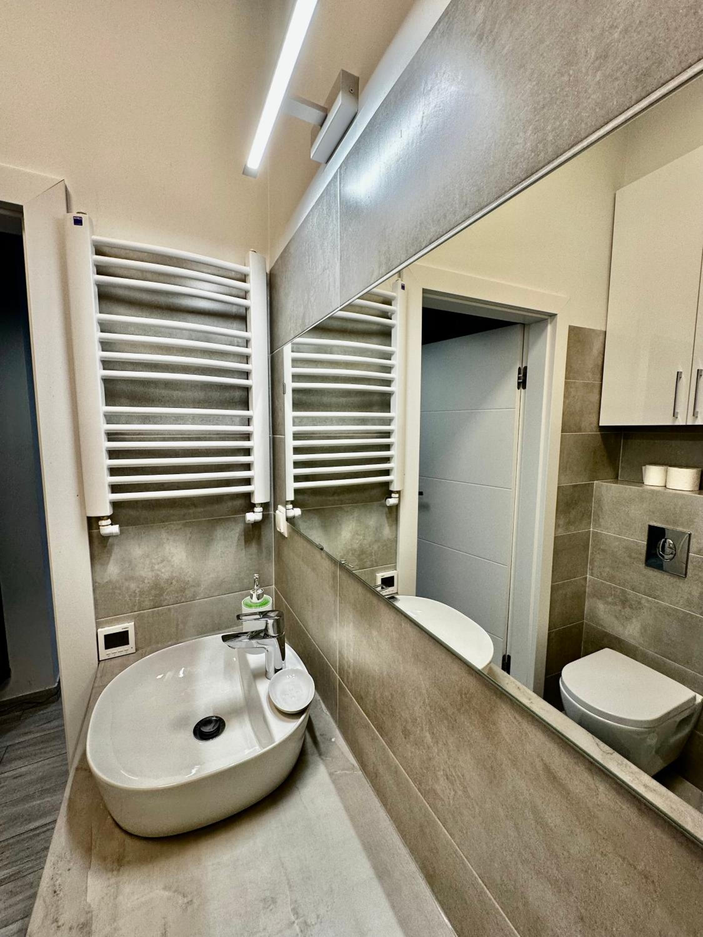 One-Bedroom Apartment - Photo 28